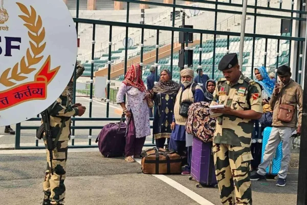 "You are Hindus, go to your temples..." Pakistan sent back Hindu pilgrims from the group that went for Prakash Purb to India