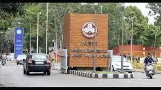 ਪੀਜੀਆਈ ਦੇ ਠੇਕਾ ਮੁਲਾਜ਼ਮਾਂ ਦੀ ਲੜੀਵਾਰ ਭੁੱਖ ਹੜਤਾਲ ਪੰਜਵੇਂ ਦਿਨ ਵਿੱਚ ਦਾਖ਼ਲ ਹੋ ਗਈ ਹੈ