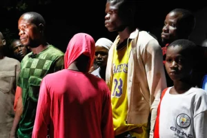 ਨਾਈਜੀਰੀਆ ਦਾ ਕਹਿਣਾ ਹੈ ਕਿ ਅਗਵਾ ਕੀਤੇ ਗਏ 130 ਸਕੂਲੀ ਬੱਚਿਆਂ ਨੂੰ ਸਮੂਹਿਕ ਅਗਵਾ ਕਰਨ ਤੋਂ ਬਾਅਦ ਰਿਹਾਅ ਕਰ ਦਿੱਤਾ ਗਿਆ ਹੈ