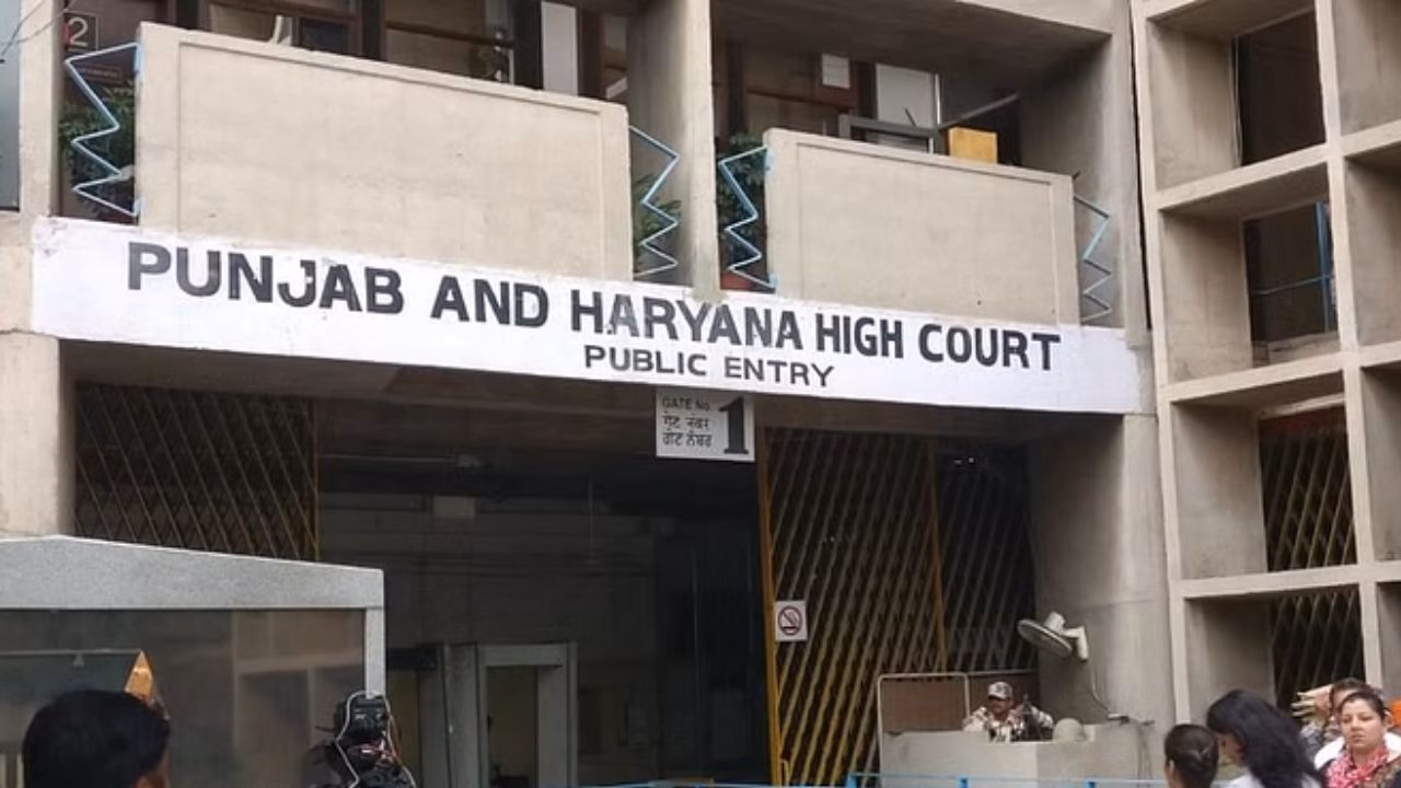 ਪੰਜਾਬ, ਹਰਿਆਣਾ ਤੇ ਚੰਡੀਗੜ੍ਹ ’ਚ ਵਧਦੇ VIP ਕਲਚਰ ਖਿਲਾਫ ਪਟੀਸ਼ਨ ਦਾਇਰ, HC ਨੇ ਨੋਟਿਸ ਕੀਤਾ ਜਾਰੀ